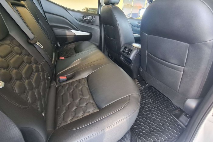 2021 Nissan Navara ST-X