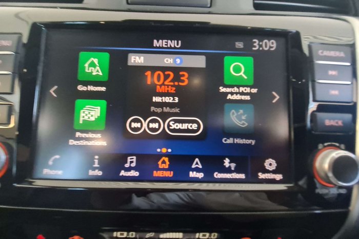 2021 Nissan Navara ST-X