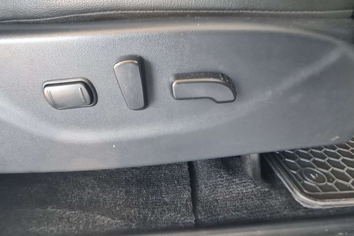 2021 Nissan Navara ST-X