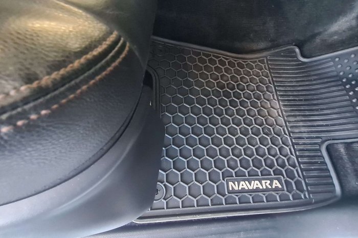 2021 Nissan Navara ST-X