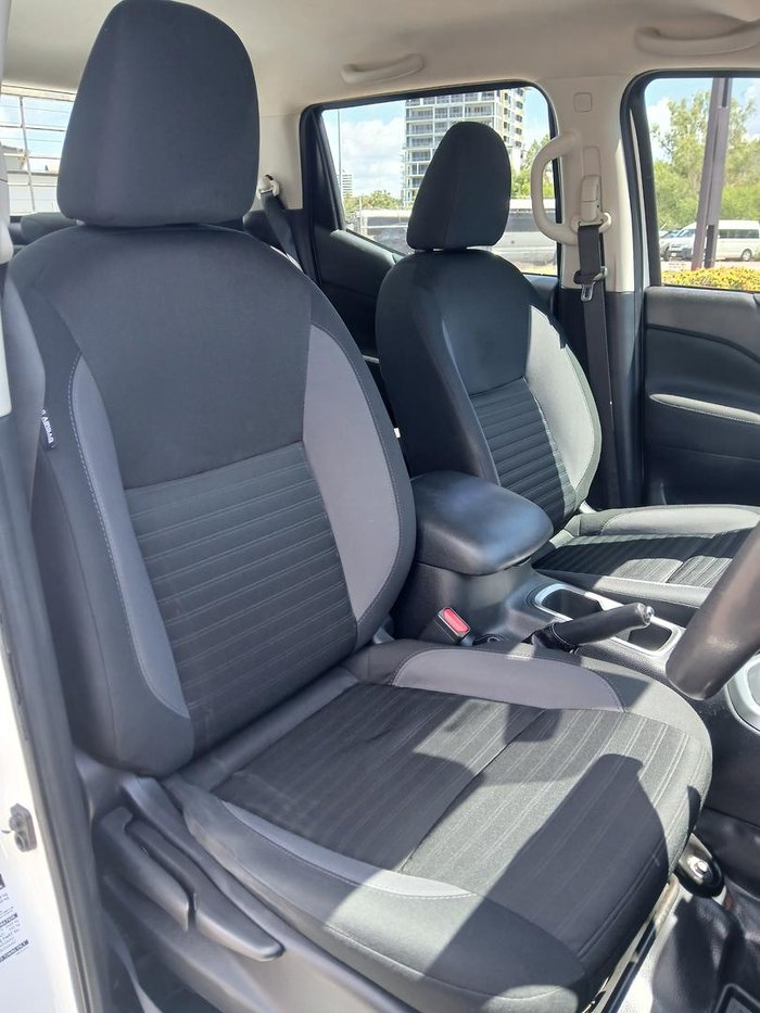 2021 Nissan Navara SL