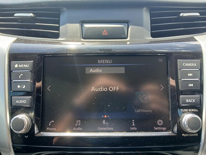 2021 Nissan Navara SL