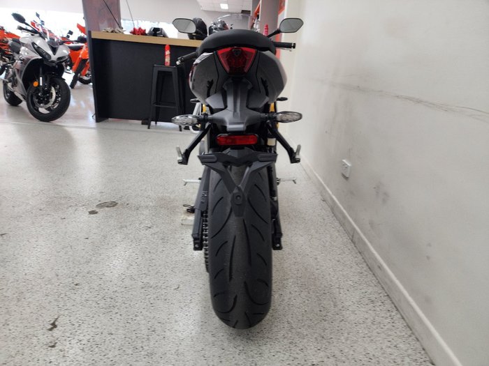 2026 Triumph DAYTONA 660 Yellow/Black