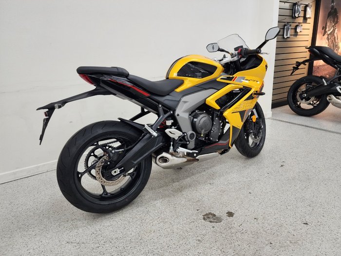 2026 Triumph DAYTONA 660 Yellow/Black