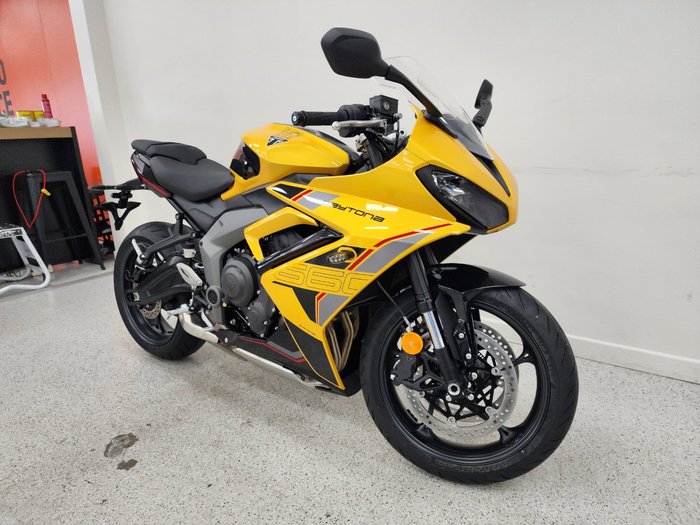 2026 Triumph DAYTONA 660 Yellow/Black
