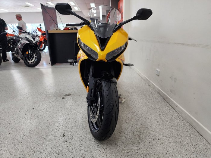 2026 Triumph DAYTONA 660 Yellow/Black