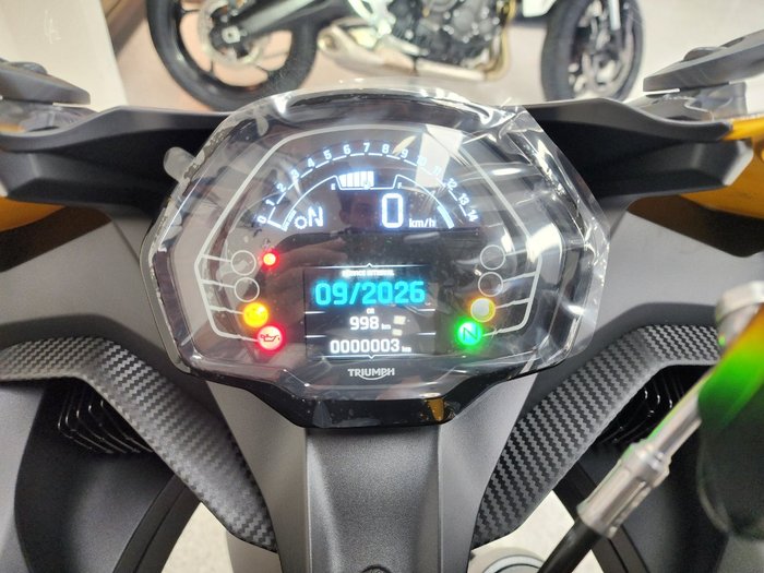 2026 Triumph DAYTONA 660 Yellow/Black