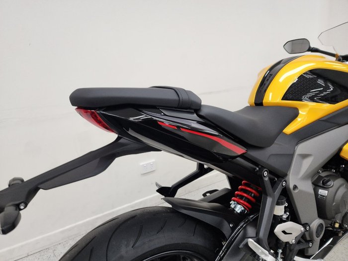 2026 Triumph DAYTONA 660 Yellow/Black
