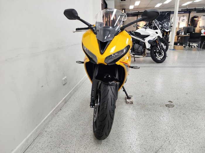 2026 Triumph DAYTONA 660 Yellow/Black