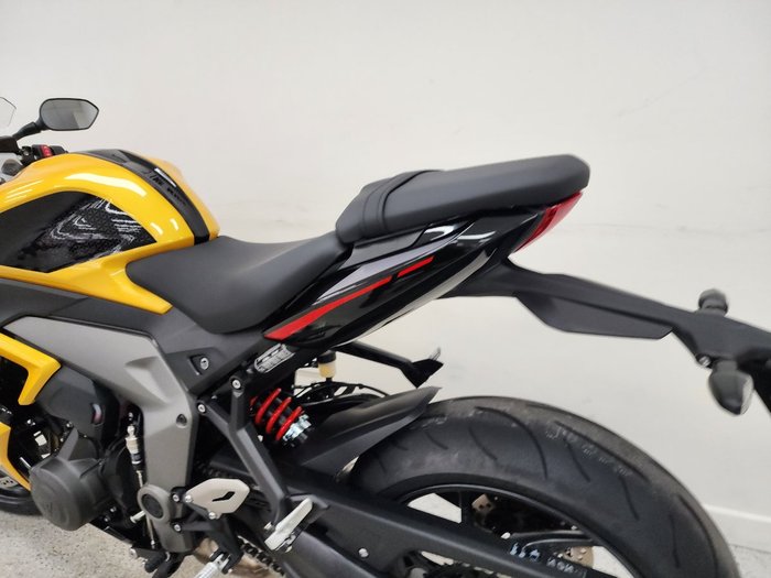 2026 Triumph DAYTONA 660 Yellow/Black