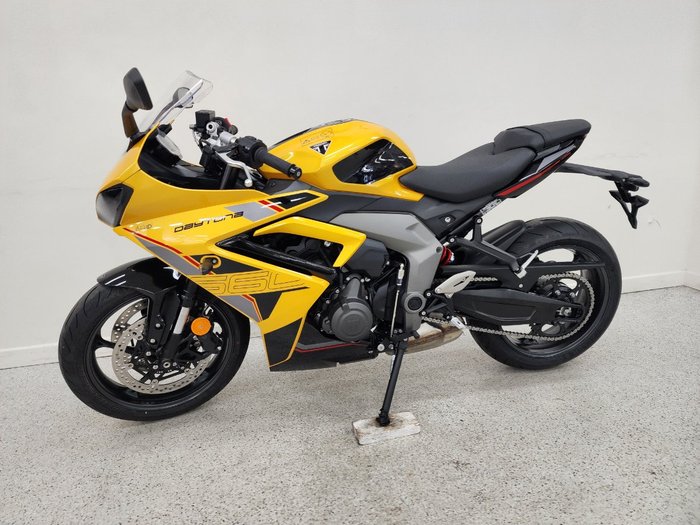 2026 Triumph DAYTONA 660 Yellow/Black