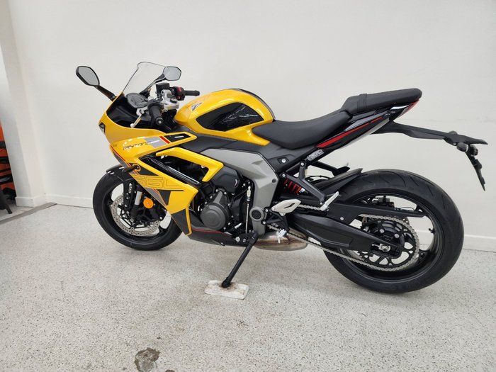 2026 Triumph DAYTONA 660 Yellow/Black