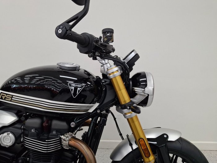 2026 Triumph BONNEVILLE SPEED TWIN 1200 RS SAPPHIRE BLACK