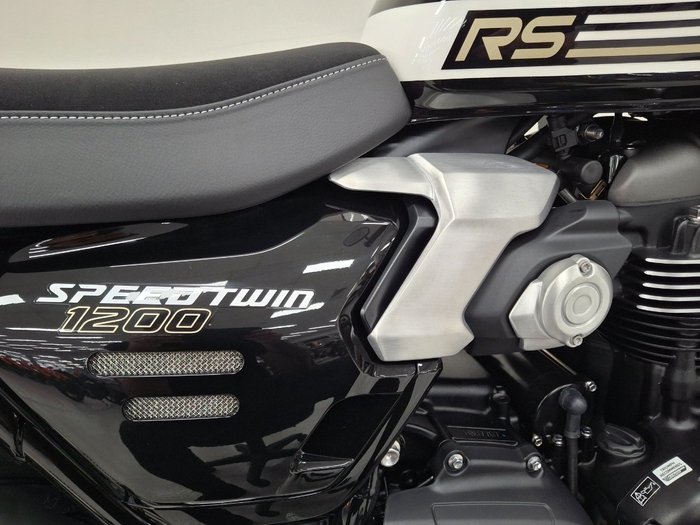 2026 Triumph BONNEVILLE SPEED TWIN 1200 RS SAPPHIRE BLACK