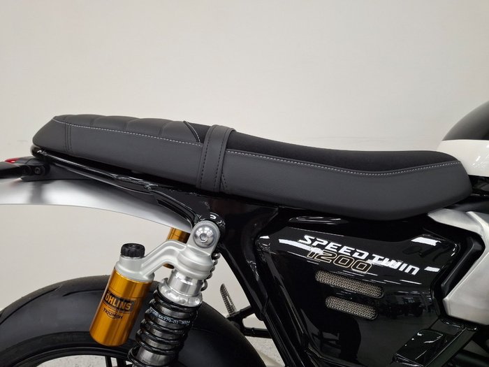 2026 Triumph BONNEVILLE SPEED TWIN 1200 RS SAPPHIRE BLACK