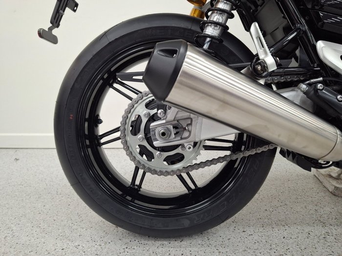 2026 Triumph BONNEVILLE SPEED TWIN 1200 RS SAPPHIRE BLACK