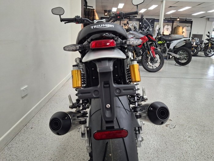 2026 Triumph BONNEVILLE SPEED TWIN 1200 RS SAPPHIRE BLACK