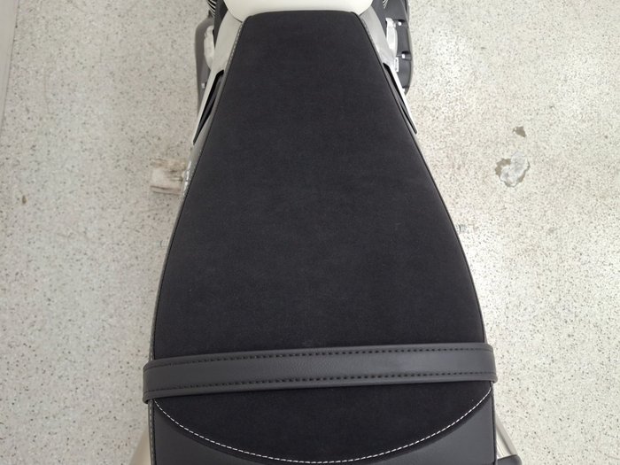 2026 Triumph BONNEVILLE SPEED TWIN 1200 RS SAPPHIRE BLACK