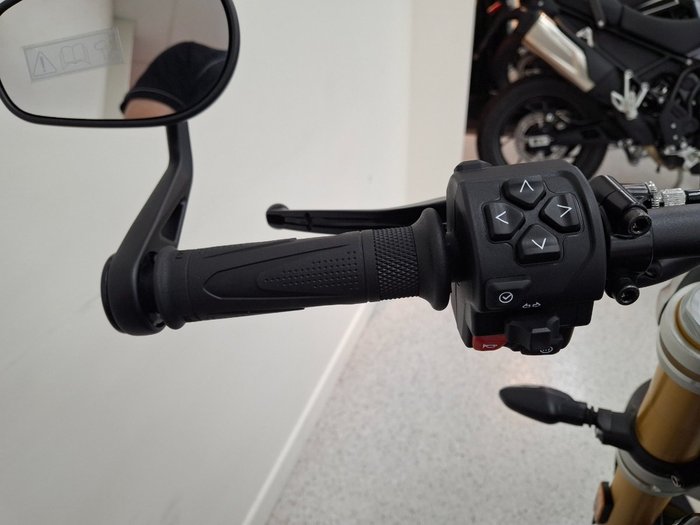 2026 Triumph BONNEVILLE SPEED TWIN 1200 RS SAPPHIRE BLACK