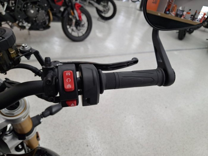 2026 Triumph BONNEVILLE SPEED TWIN 1200 RS SAPPHIRE BLACK