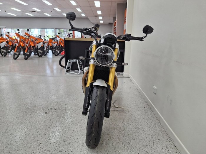 2026 Triumph BONNEVILLE SPEED TWIN 1200 RS SAPPHIRE BLACK