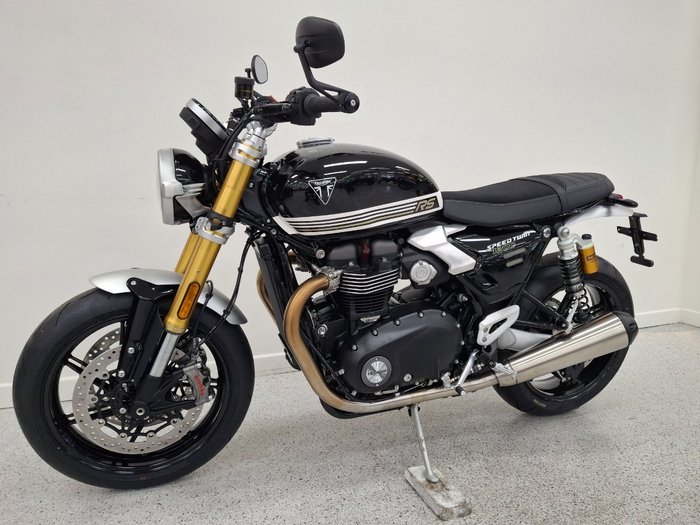 2026 Triumph BONNEVILLE SPEED TWIN 1200 RS SAPPHIRE BLACK
