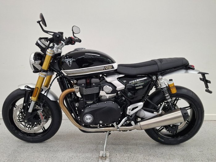 2026 Triumph BONNEVILLE SPEED TWIN 1200 RS SAPPHIRE BLACK