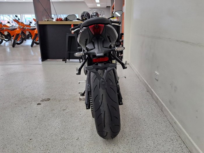 2026 Triumph DAYTONA 660 (LAMS) SAPPHIRE BLACK