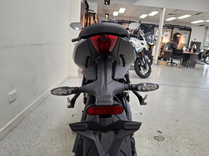 2026 Triumph DAYTONA 660 (LAMS) SAPPHIRE BLACK