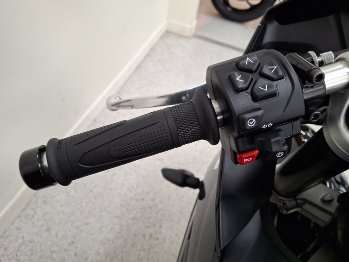 2026 Triumph DAYTONA 660 (LAMS) SAPPHIRE BLACK