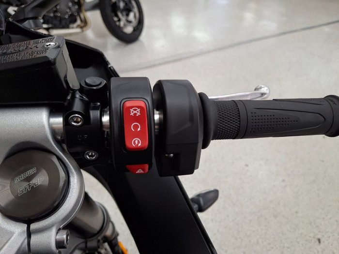 2026 Triumph DAYTONA 660 (LAMS) SAPPHIRE BLACK