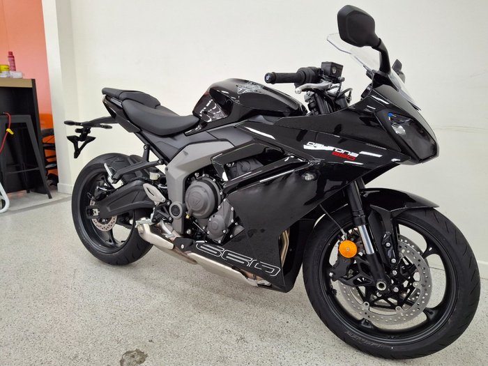 2026 Triumph DAYTONA 660 (LAMS) SAPPHIRE BLACK