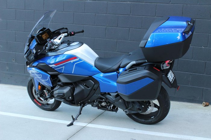 2025 BMW