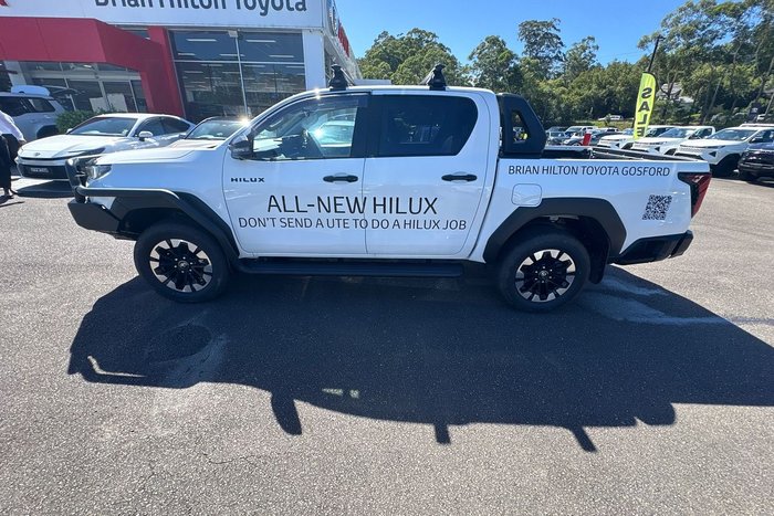 2025 Toyota Hilux SR5 GUN226R 4X4 Dual Range Glacier White