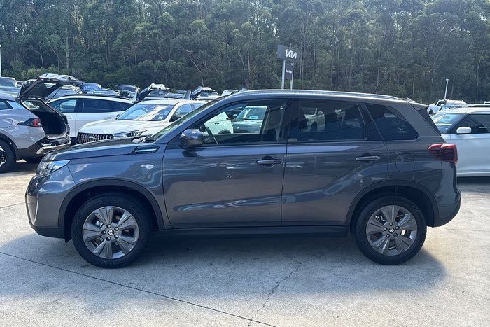 2025 Suzuki Vitara Turbo Hybrid LY Series II Titan Dark Grey (ZZZ)