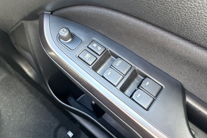 2026 Suzuki Vitara Turbo Hybrid LY Series II Arctic White (26U)