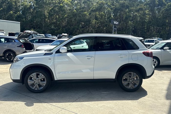 2026 Suzuki Vitara Turbo Hybrid LY Series II Arctic White (26U)