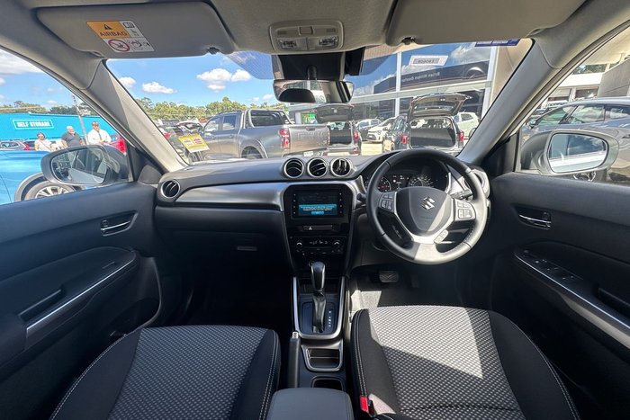 2026 Suzuki Vitara Turbo Hybrid LY Series II Arctic White (26U)