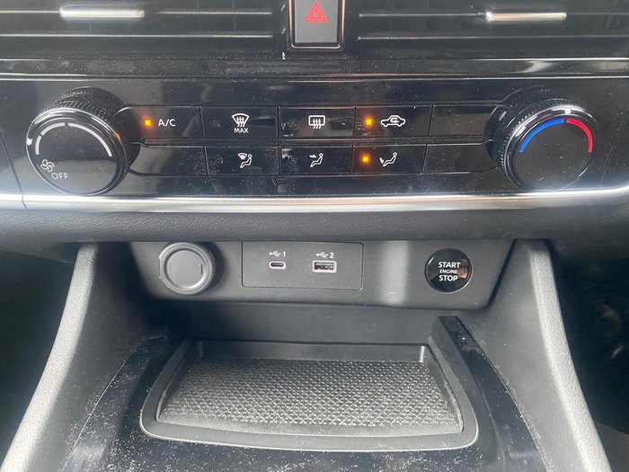 2025 Nissan X-TRAIL ST