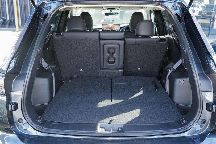2025 Mitsubishi Outlander LS
