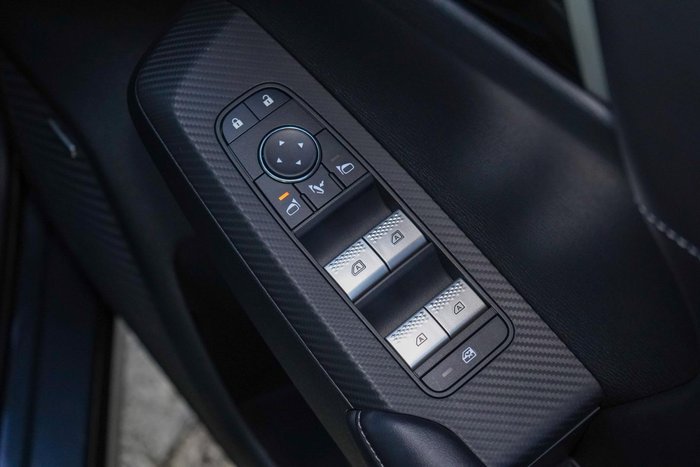 2025 Mitsubishi Outlander LS