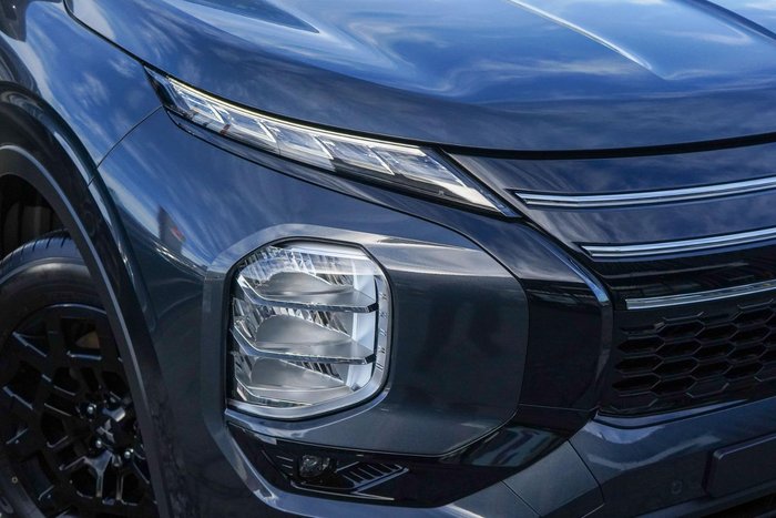 2025 Mitsubishi Outlander LS