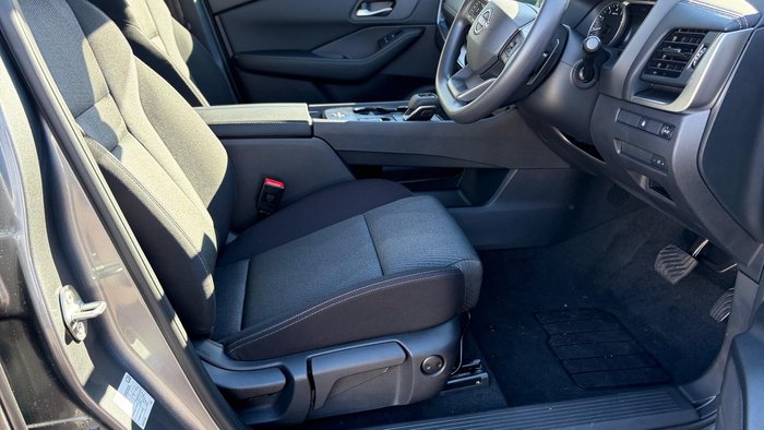 2025 Nissan X-TRAIL ST