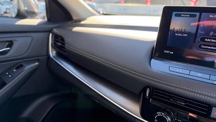 2025 Nissan X-TRAIL ST