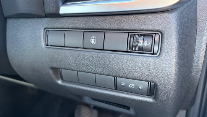 2025 Nissan X-TRAIL ST