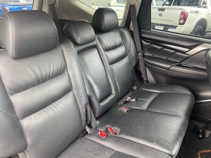 2017 Mitsubishi Pajero Sport GLS