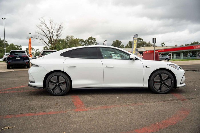 2025 MG IM5 Premium