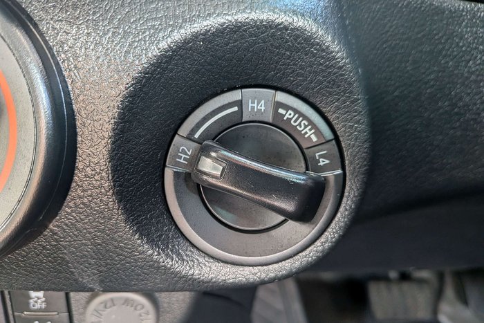 2023 Toyota Hilux SR