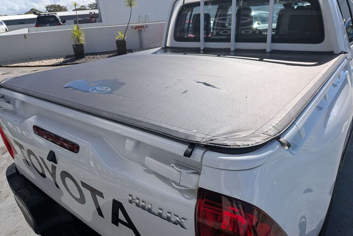 2023 Toyota Hilux SR