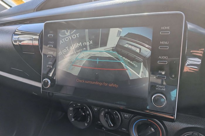 2023 Toyota Hilux SR